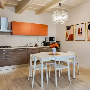Little Sweet In Appartement